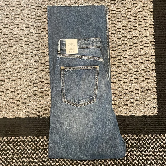 Zara High Waist Wide Leg Jeans - Picture 3 of 5